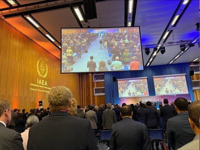 یک دقیقه سکوت به احترام ایران در کنفرانس بین‌المللی امنیت هسته‌ای در وین + (عکس)