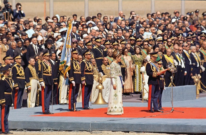 ریشه بزرگترین عروسی سال ۲۰۲۴ به محمدرضا پهلوی رسید + عکس